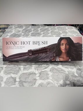 Glam Style - Ionic Hot Brush 1.5in Styling Brush - Rose Metallic - New